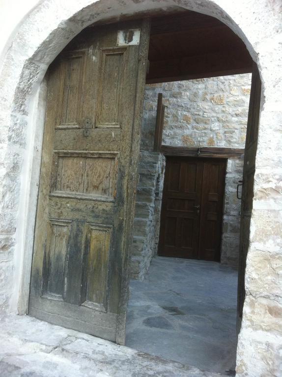 Guest House Mangalem Μπεράτ Εξωτερικό φωτογραφία