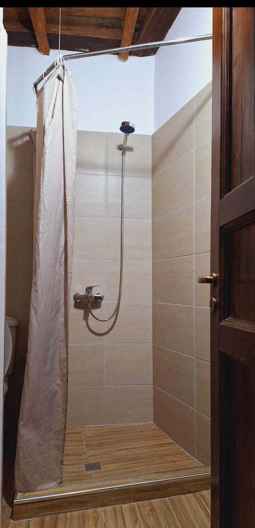Guest House Mangalem Μπεράτ Εξωτερικό φωτογραφία