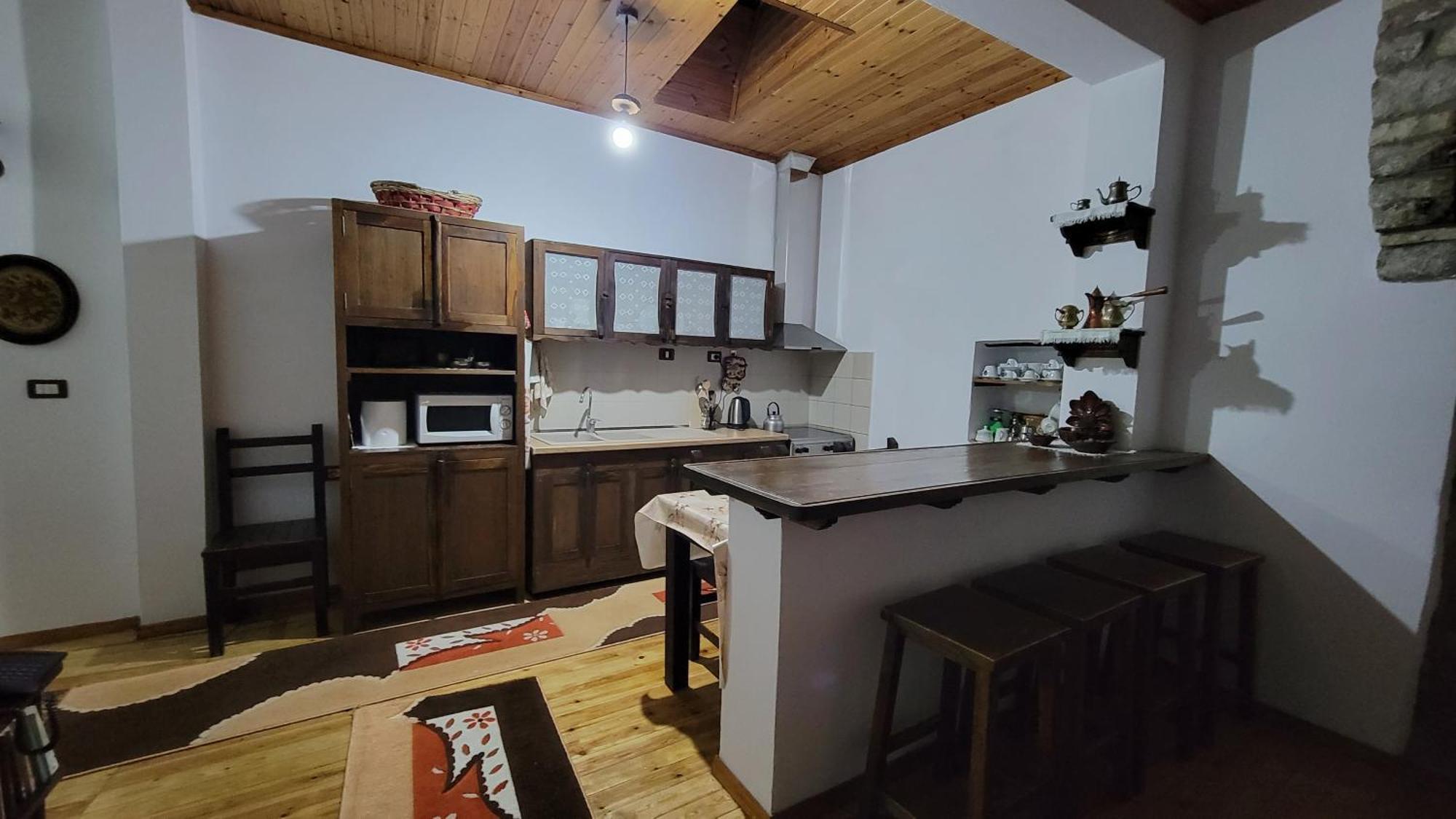 Guest House Mangalem Μπεράτ Εξωτερικό φωτογραφία