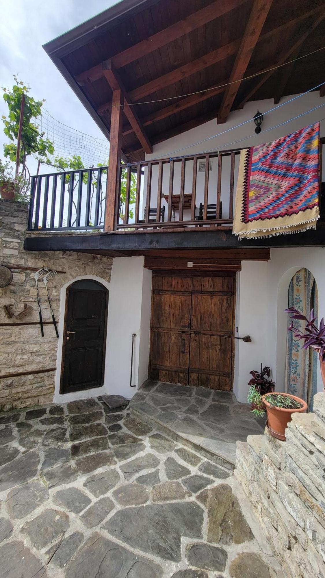 Guest House Mangalem Μπεράτ Εξωτερικό φωτογραφία
