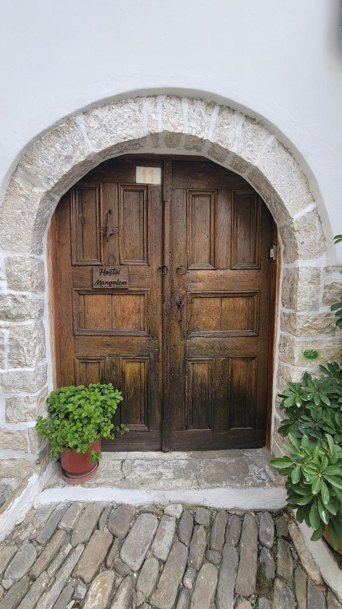 Guest House Mangalem Μπεράτ Εξωτερικό φωτογραφία