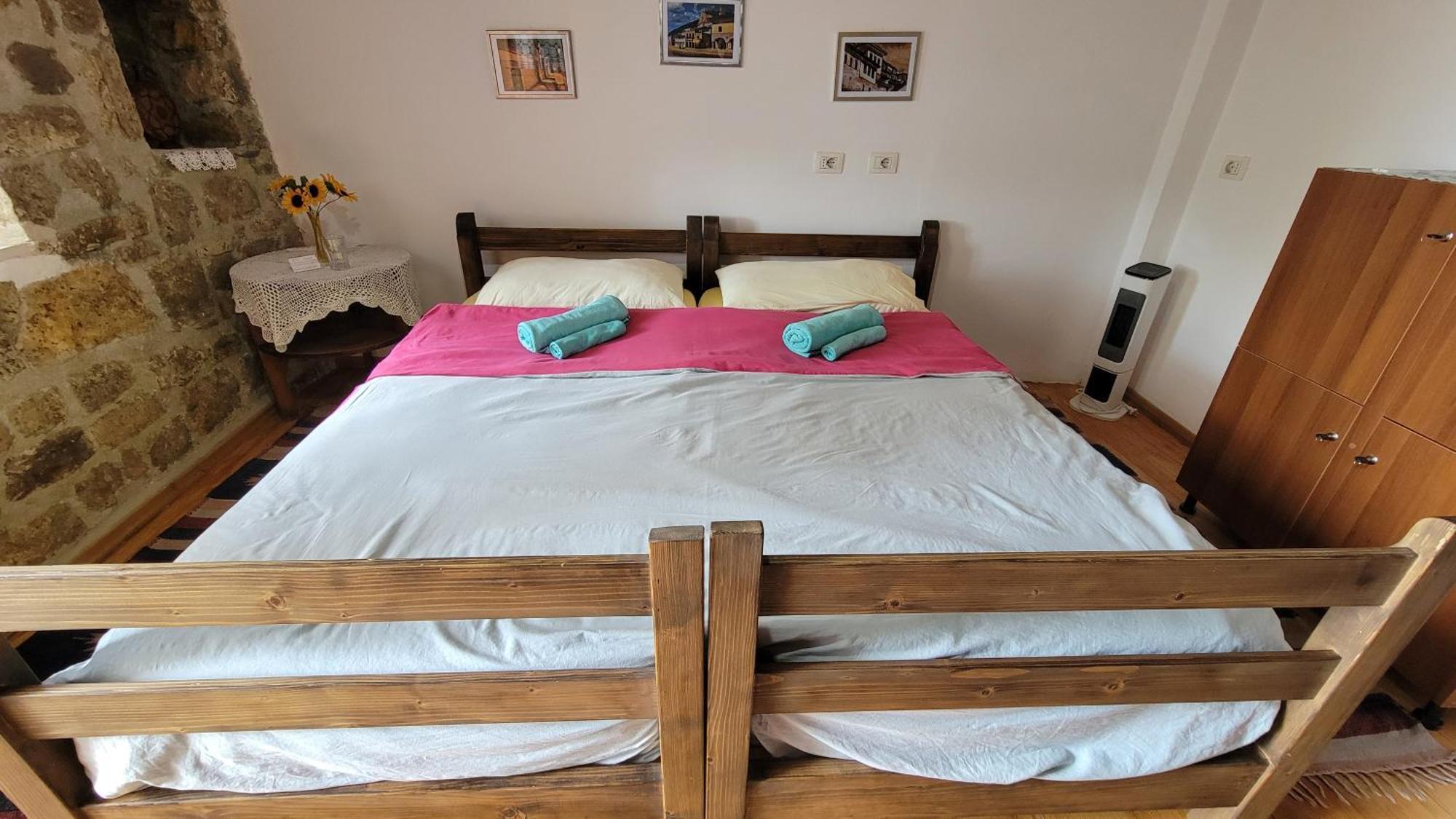 Guest House Mangalem Μπεράτ Εξωτερικό φωτογραφία
