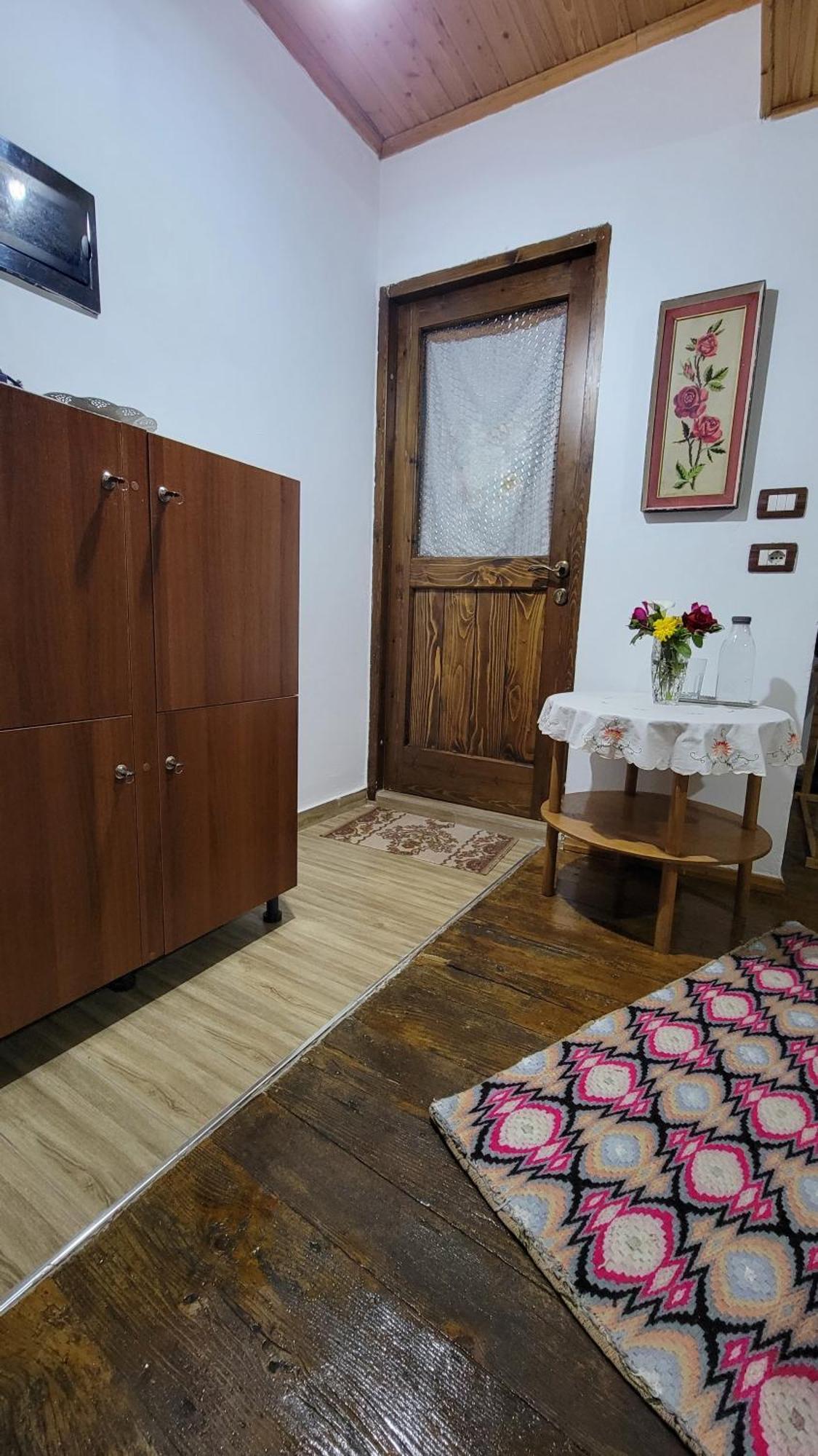 Guest House Mangalem Μπεράτ Εξωτερικό φωτογραφία