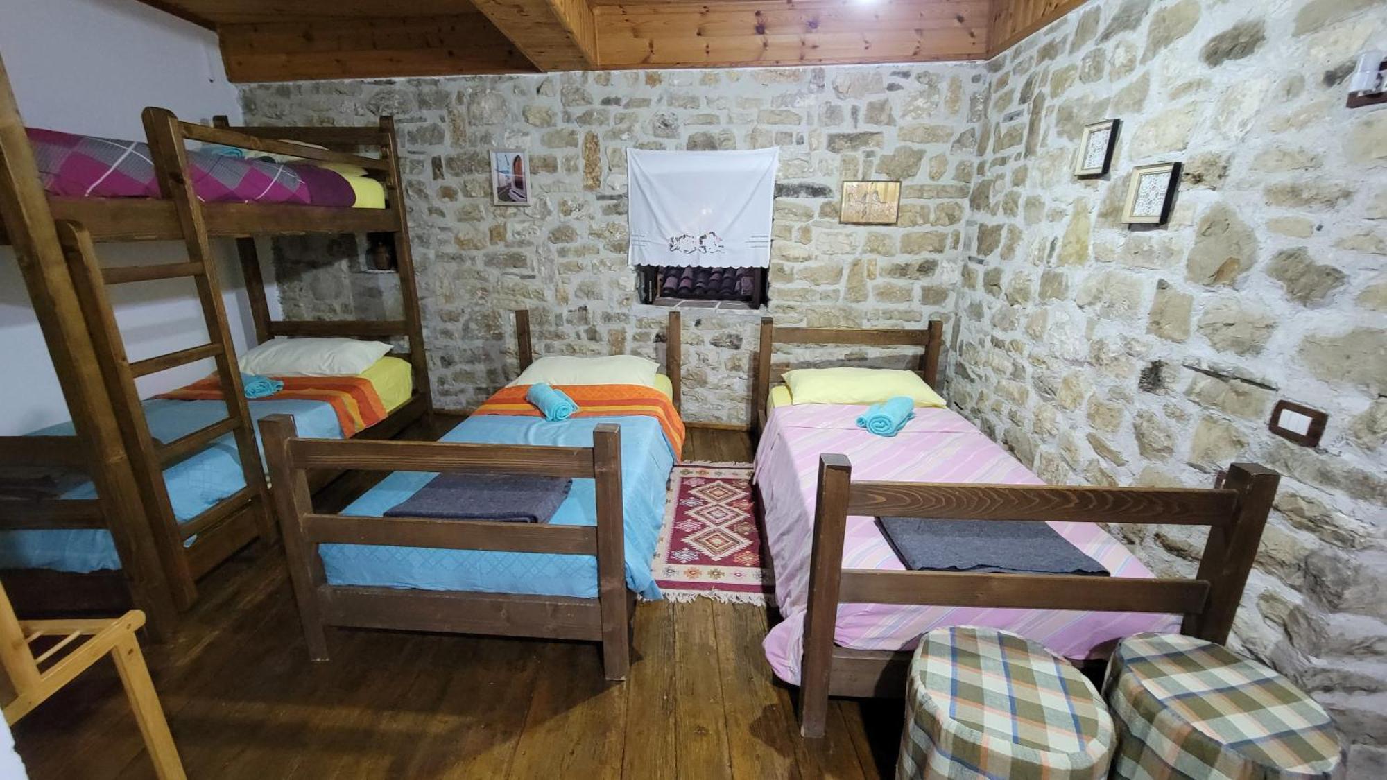 Guest House Mangalem Μπεράτ Εξωτερικό φωτογραφία