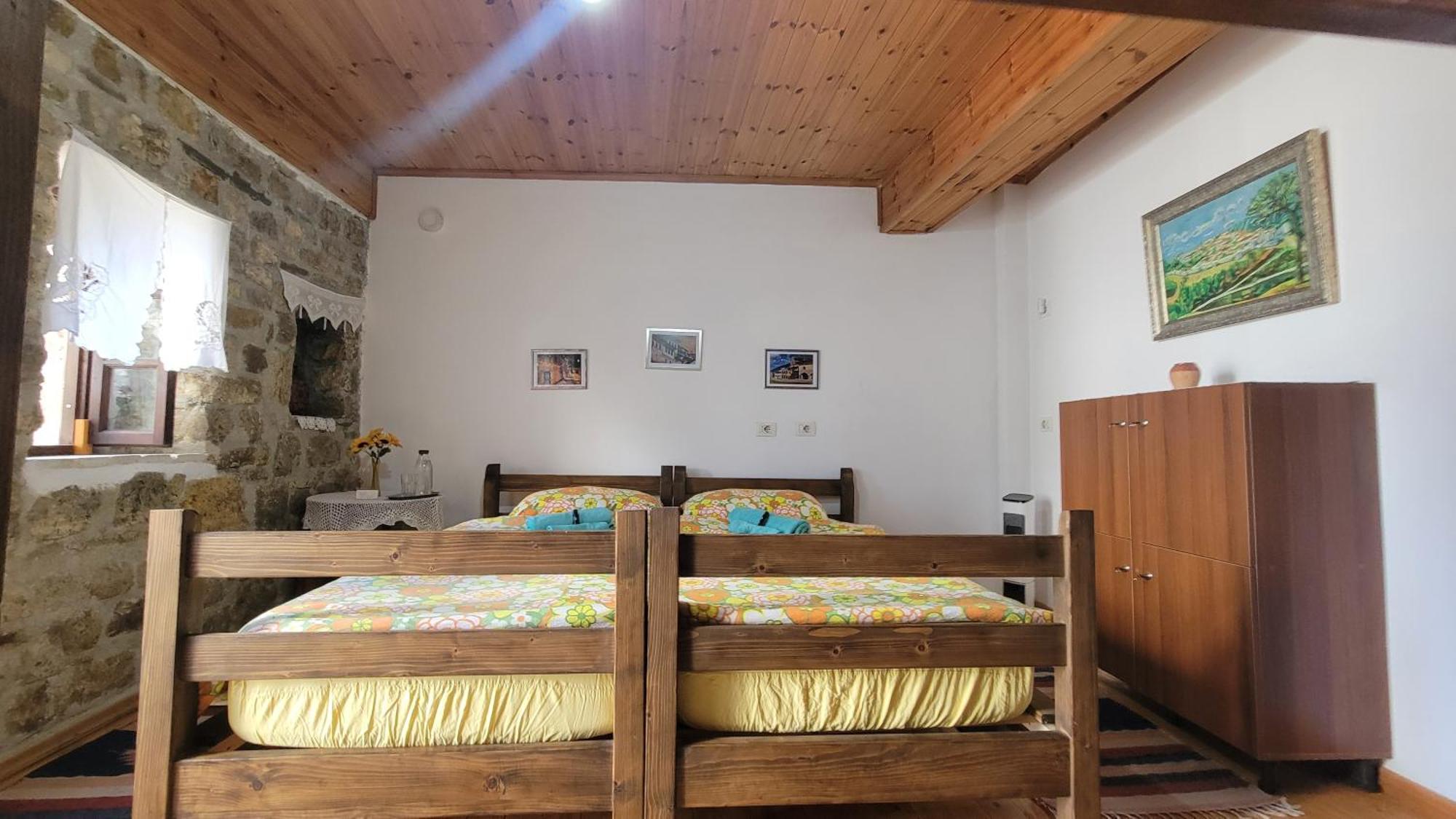 Guest House Mangalem Μπεράτ Εξωτερικό φωτογραφία