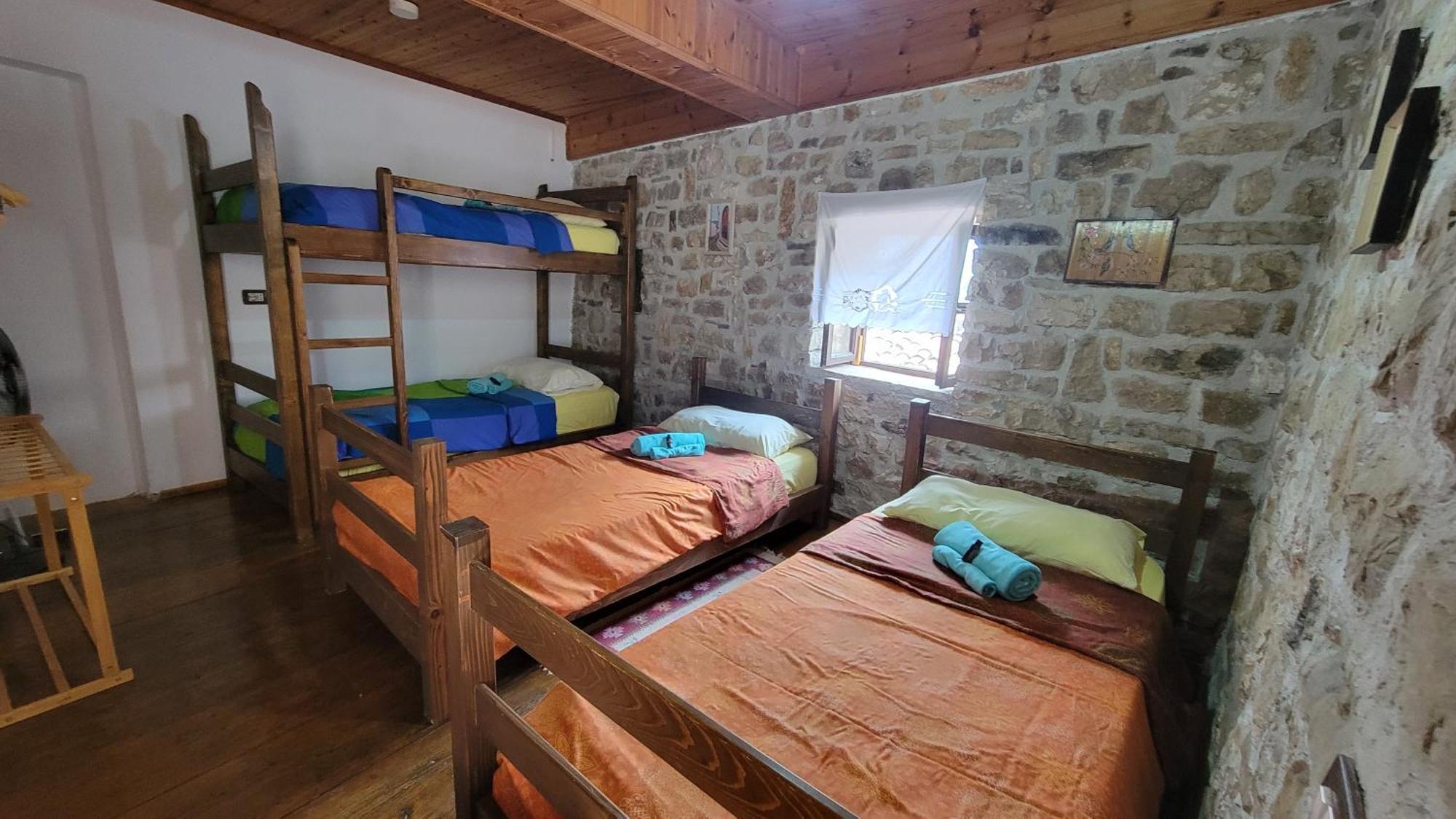 Guest House Mangalem Μπεράτ Εξωτερικό φωτογραφία