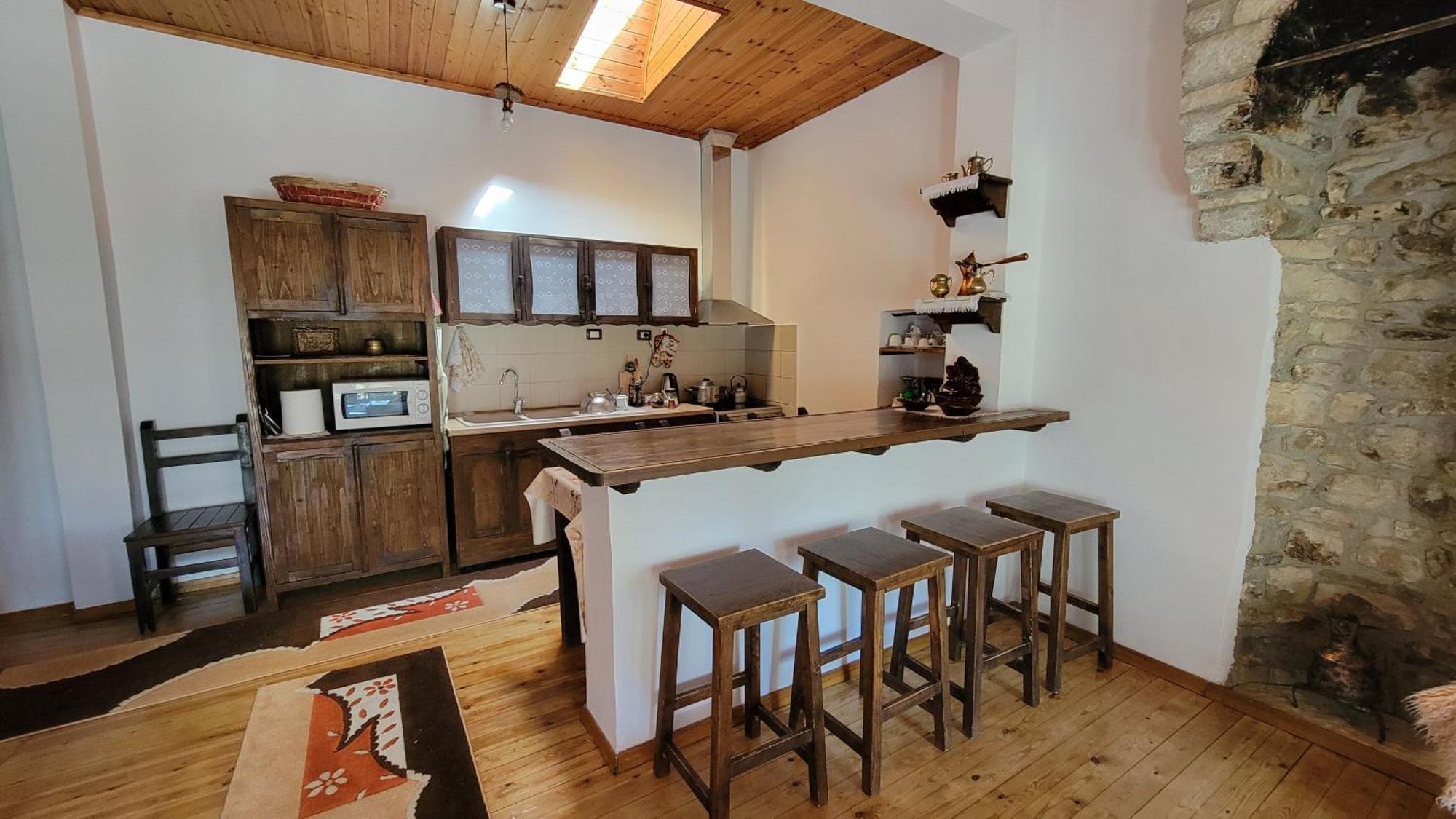 Guest House Mangalem Μπεράτ Εξωτερικό φωτογραφία