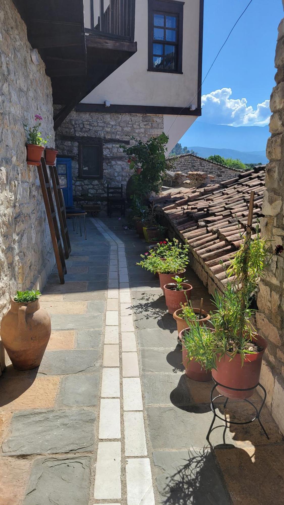 Guest House Mangalem Μπεράτ Εξωτερικό φωτογραφία