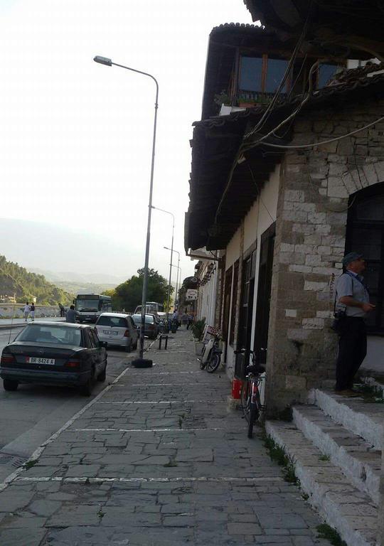 Guest House Mangalem Μπεράτ Εξωτερικό φωτογραφία