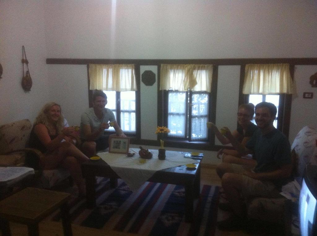 Guest House Mangalem Μπεράτ Εξωτερικό φωτογραφία