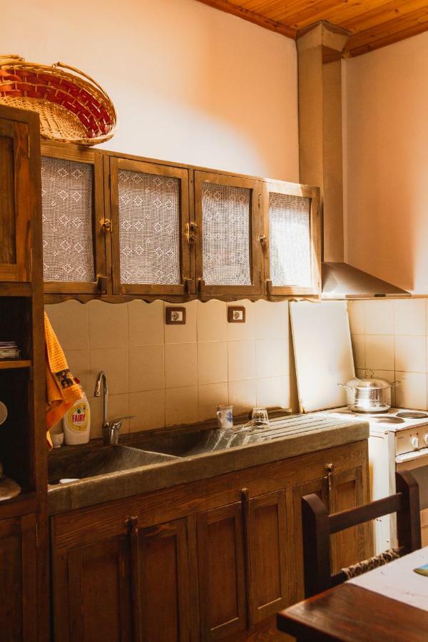 Guest House Mangalem Μπεράτ Εξωτερικό φωτογραφία