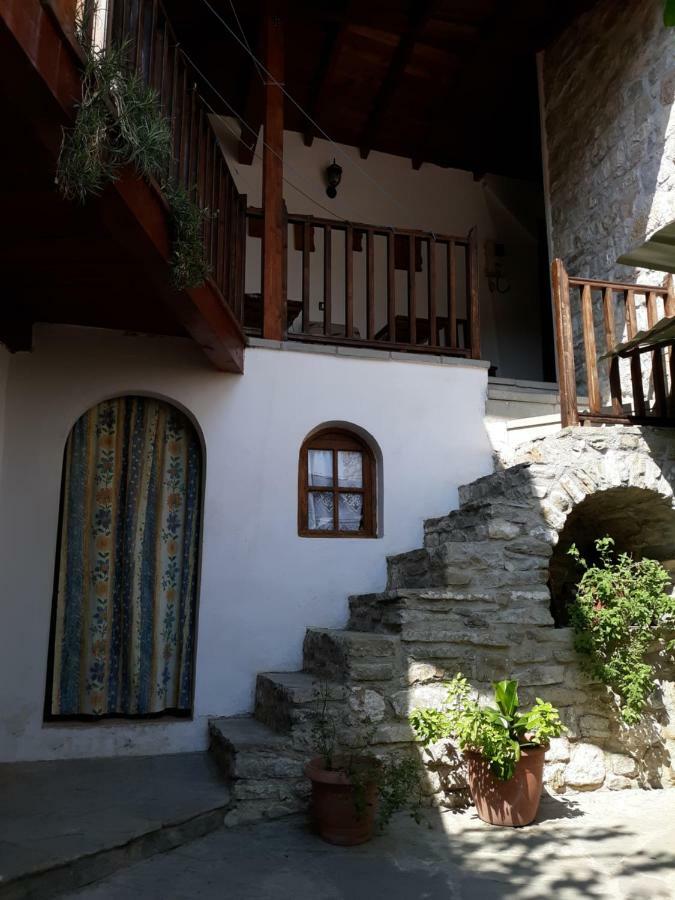 Guest House Mangalem Μπεράτ Εξωτερικό φωτογραφία