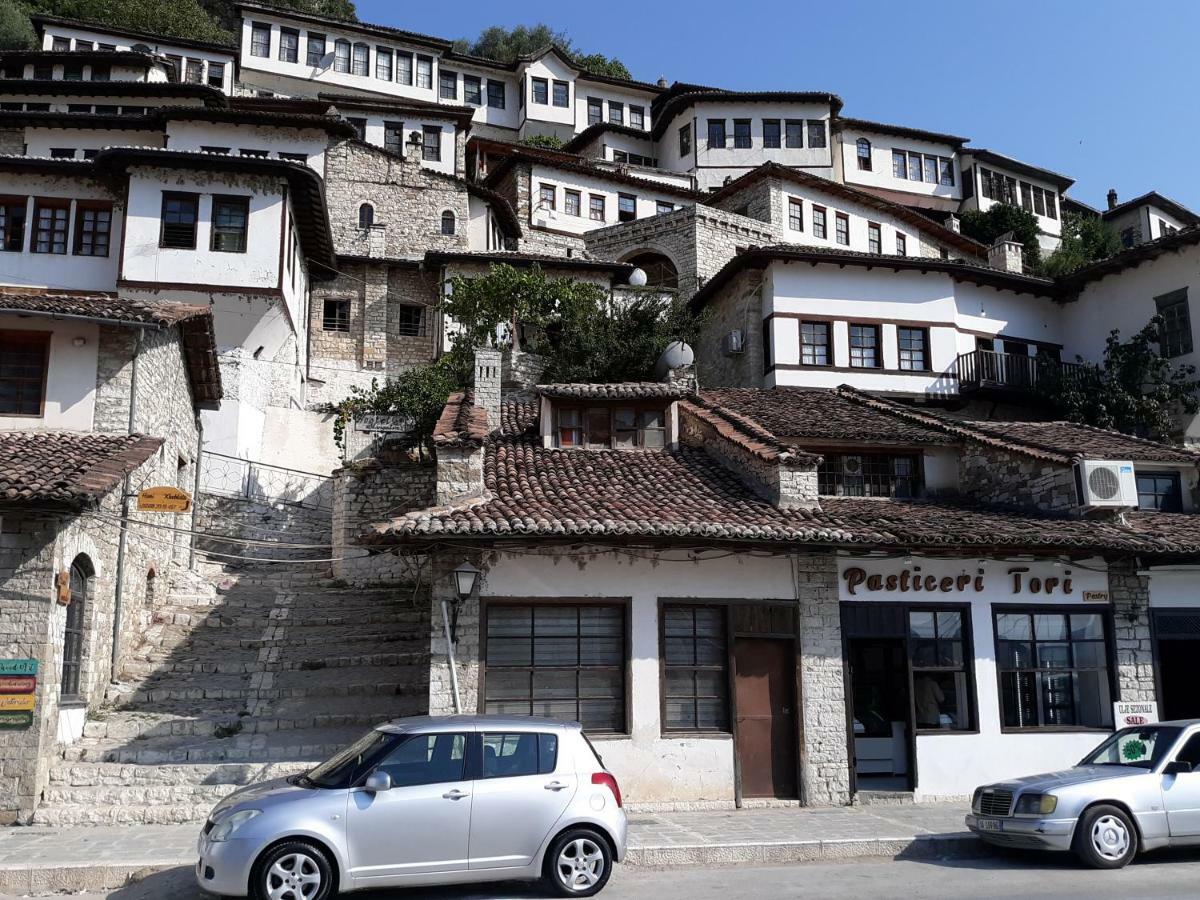Guest House Mangalem Μπεράτ Εξωτερικό φωτογραφία